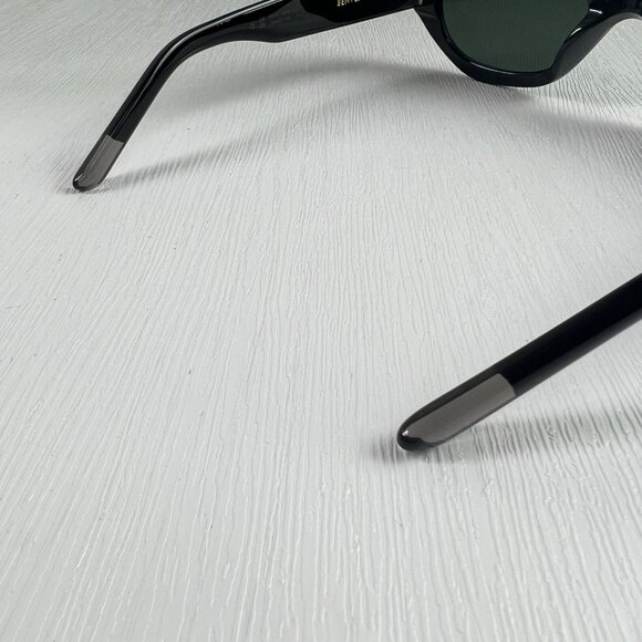 GENTLE MONSTER Black Sunglasses - Picture 8 of 9